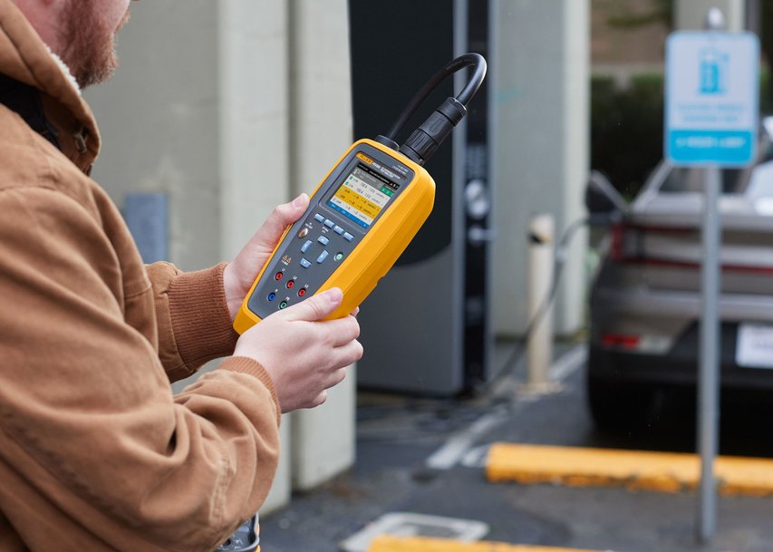 Outil avancé tout-en-un pour les tests de sécurité et de performance - Analyseur de station de charge de véhicules électriques Fluke FEV350